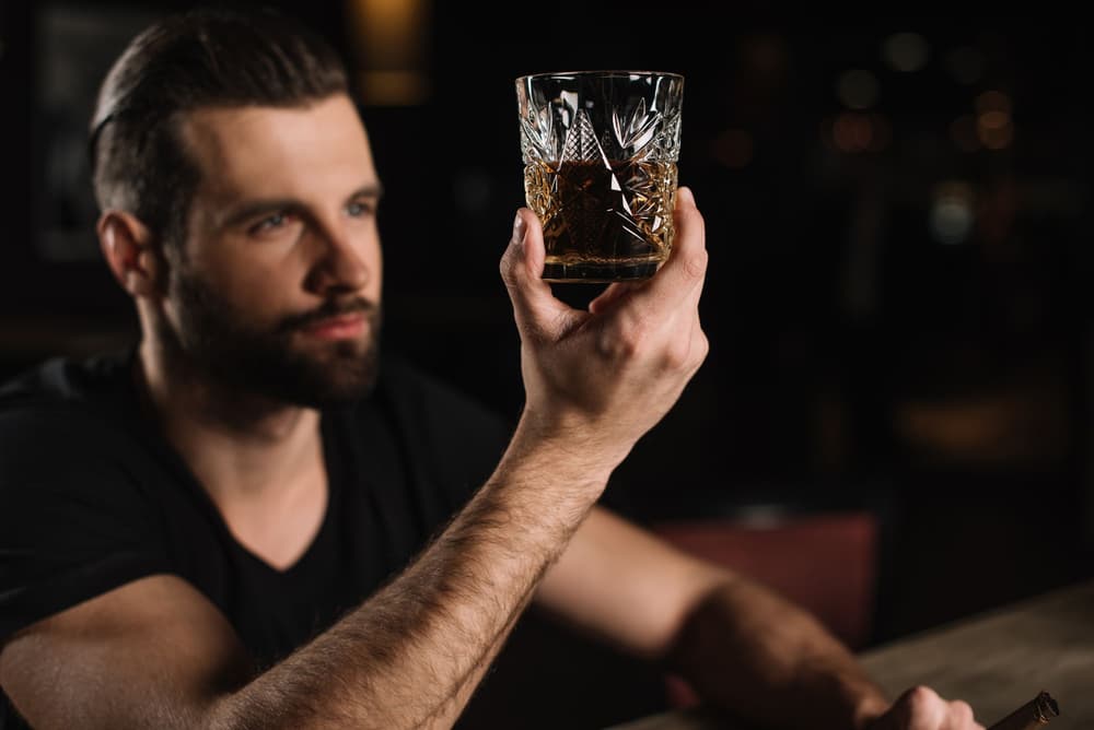 Skąd się bierze kac i od czego zależy?