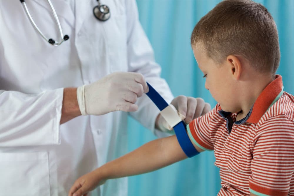 Anemia u dziecka – czym grozi niedobór żelaza? Przyczyny, objawy, leczenie