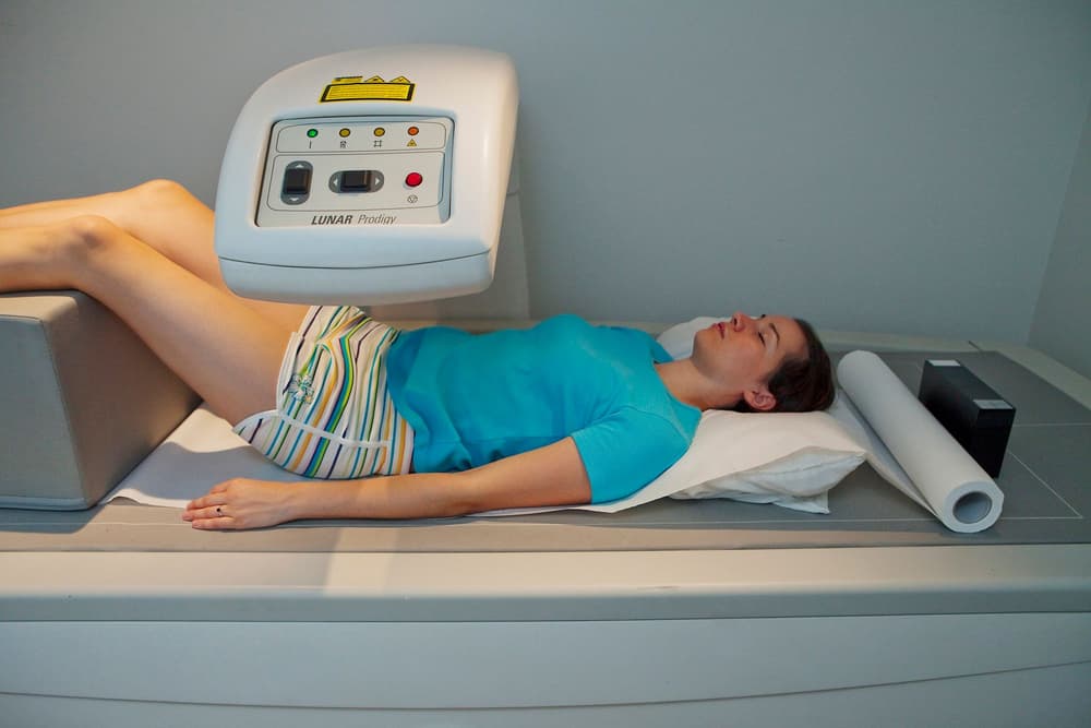 Badanie densytometryczne (osteodensytometria) – wskazania, przebieg, powikłania densytometrii kości