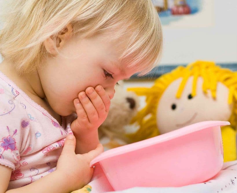 Biegunka i wymioty u dzieci – leczenie i nawadnianie