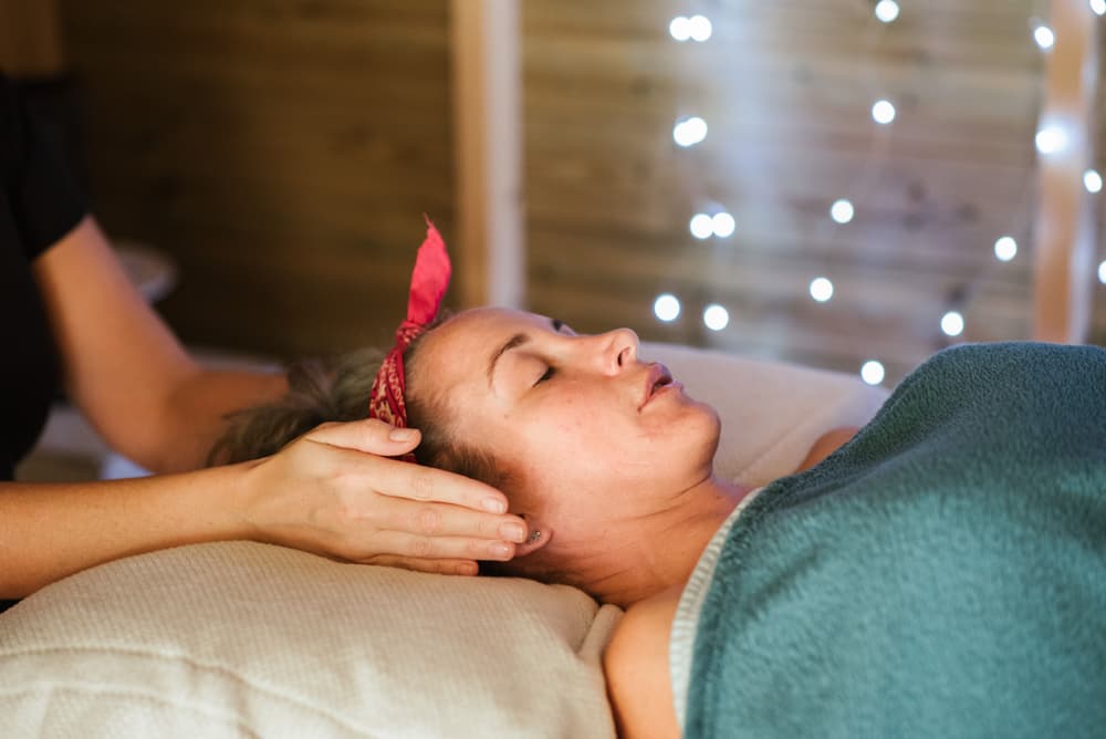 Bioenergoterapia – co to jest? Czy niekonwencjonalne metody leczenia mogą zaszkodzić?