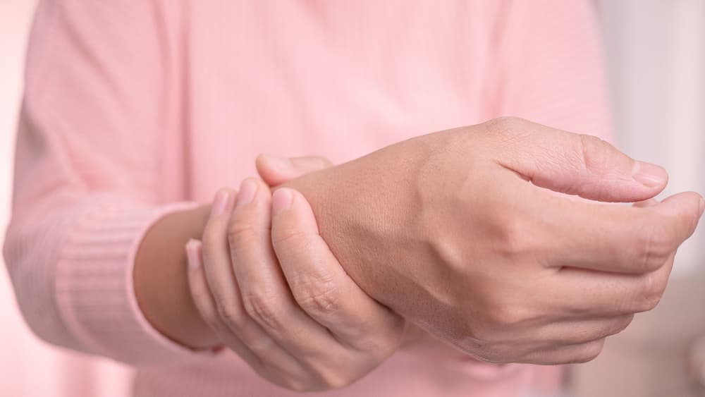 Ból neuropatyczny – co to jest, jakie są przyczyny i jak się go leczy?