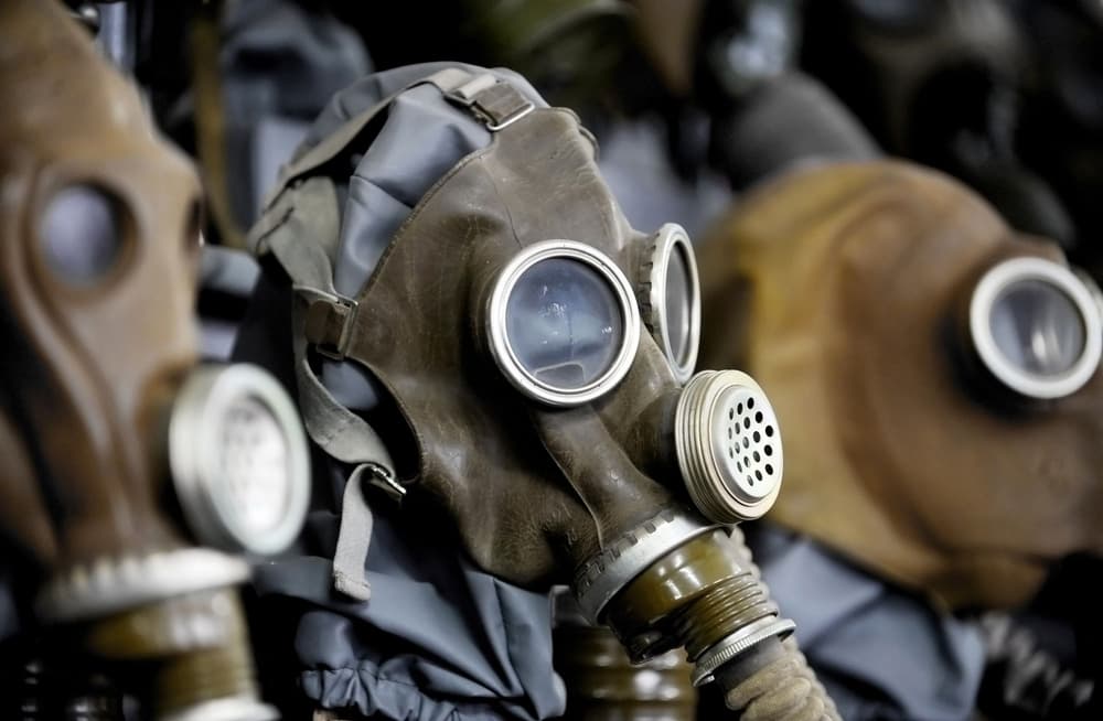 Broń chemiczna – co to jest? Rodzaje broni chemicznej
