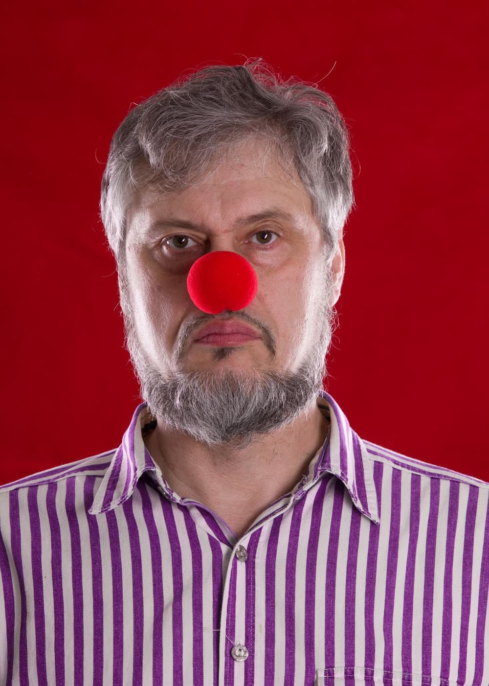 Czerwony nos – jakie są przyczyny i jak się go pozbyć?
