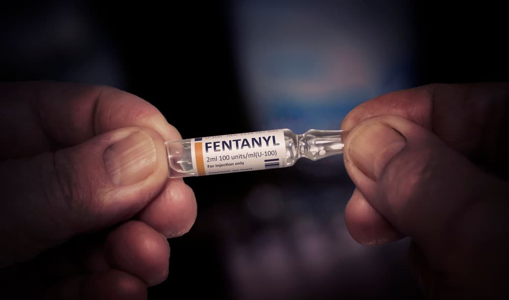 Fentanyl – co to jest, jak działa, skutki uboczne, uzależnienie, przedawkowanie