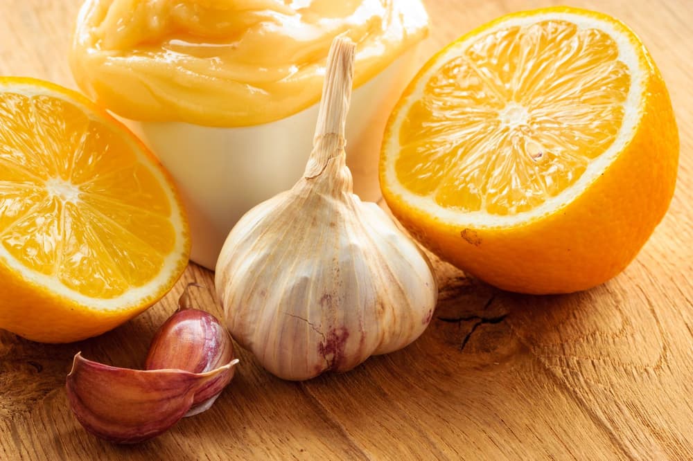 Naturalne antybiotyki – co działa jak naturalny antybiotyk?