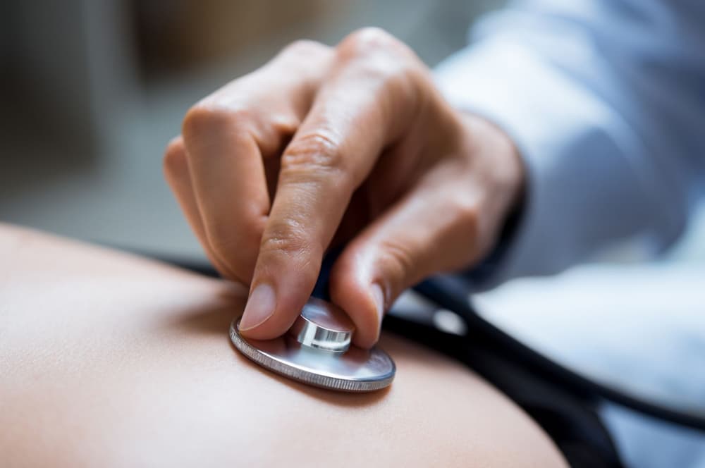 Zrosty w płucach i opłucnowe – co oznaczają, jakie są przyczyny?