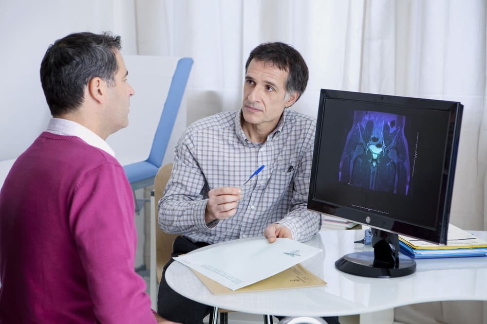 Zgorzel Fourniera – przyczyny, objawy, diagnostyka, różnicowanie, leczenie