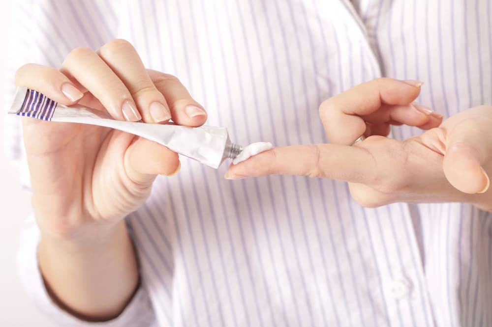 Maść na zajady – z witaminami, wyciągami roślinnymi, cynkiem czy antybiotykiem?