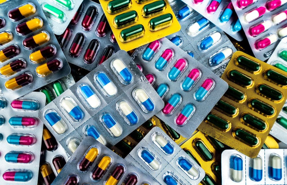 Antybiotyk w stomatologii – kiedy stosować i czy istnieje antybiotyk na ból zęba?
