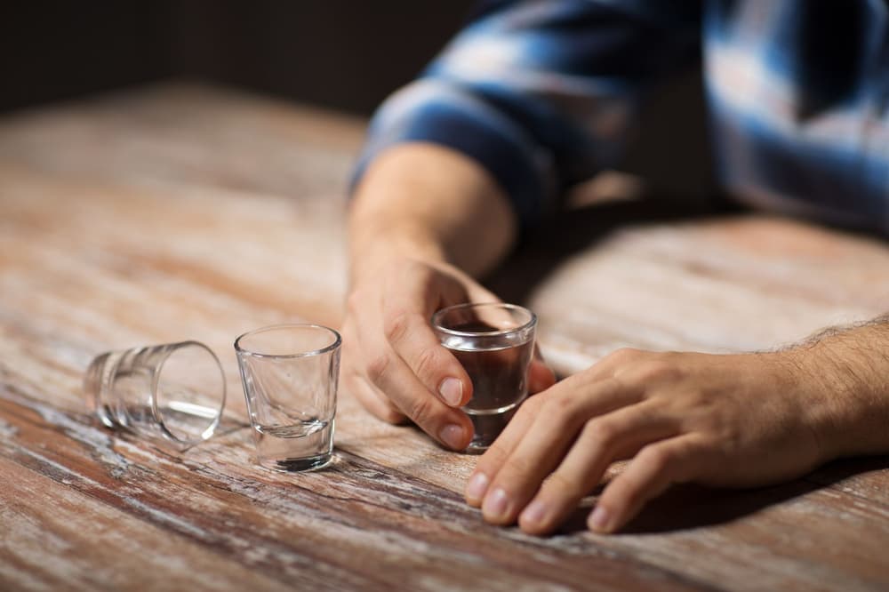 Delirium tremens – co to jest? Przyczyny, objawy, leczenie