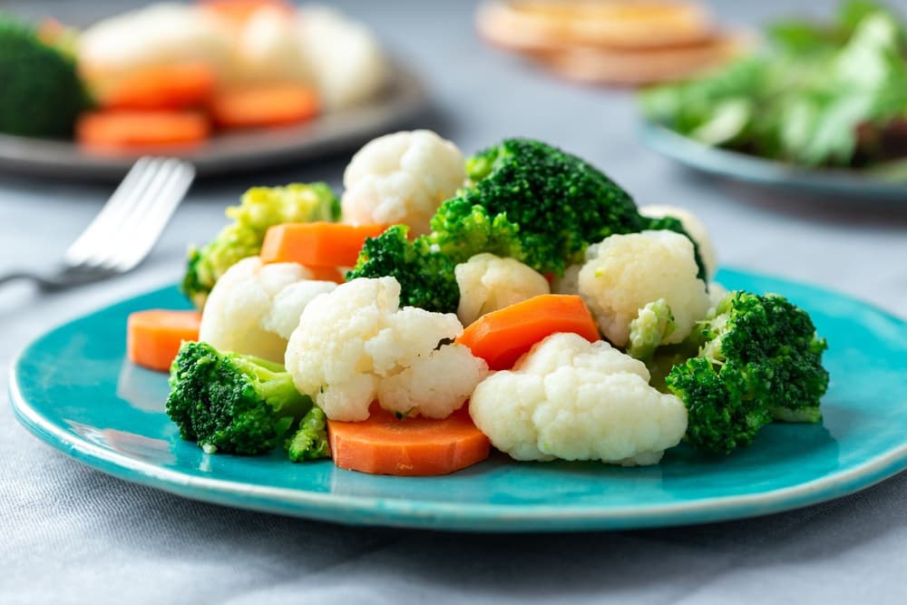 Nadczynność tarczycy – dieta – co jeść, a czego unikać?