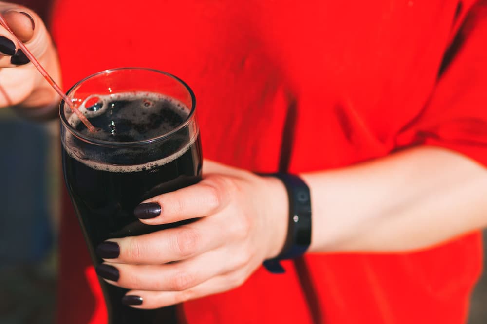 Czy i dlaczego cola jest niezdrowa? Czy można pić colę light?