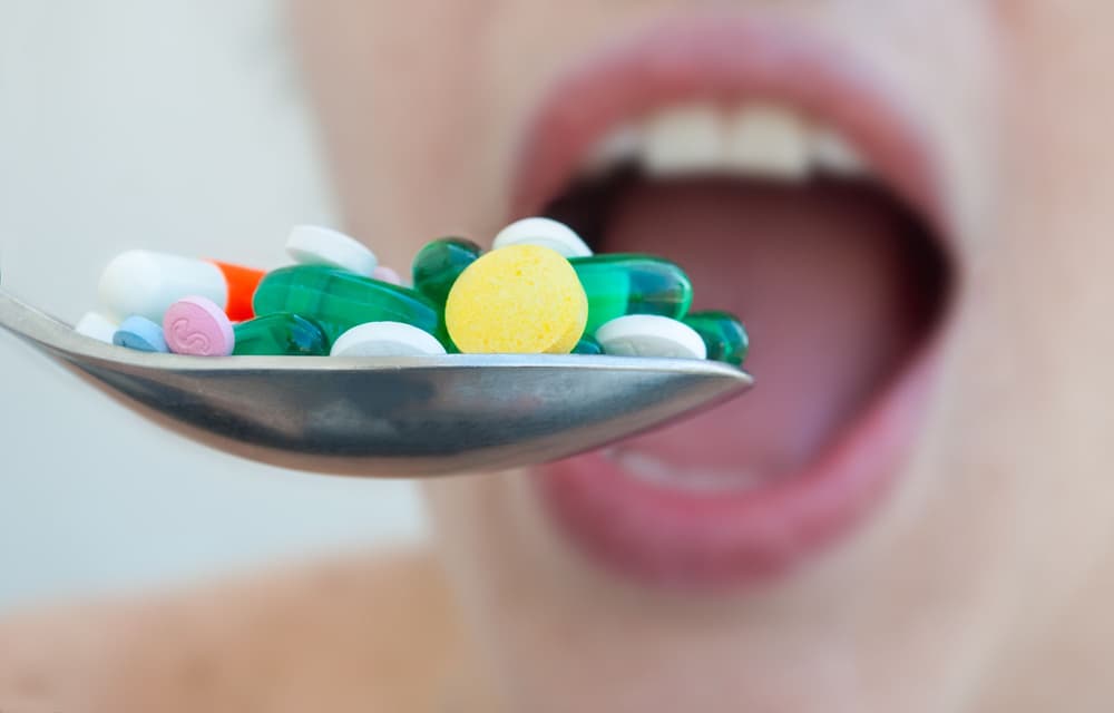 Hiperwitaminoza – przedawkowanie witamin. Objawy, skutki, zapobieganie