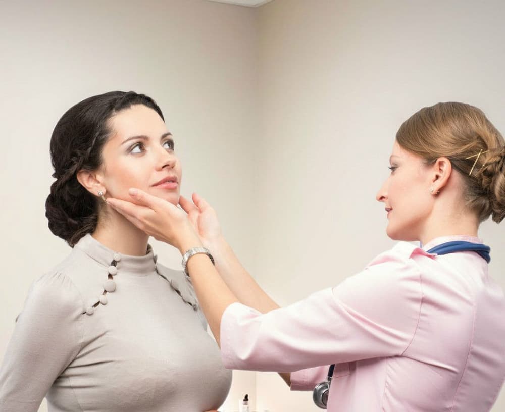 Trądzik a hormony – schorzenia endokrynologiczne objawiające się trądzikiem hormonalnym