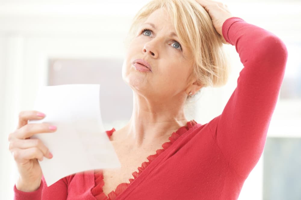 Hormonalna terapia zastępcza – pomaga czy szkodzi?