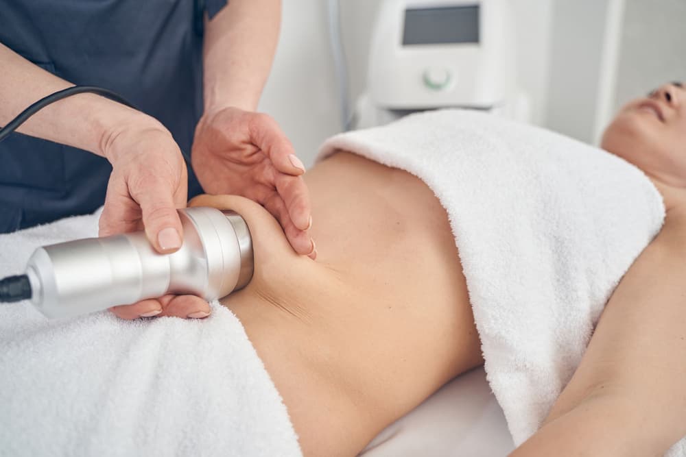 Liposukcja kawitacyjna (kawitacja ultradźwiękowa) – efekty, cena
