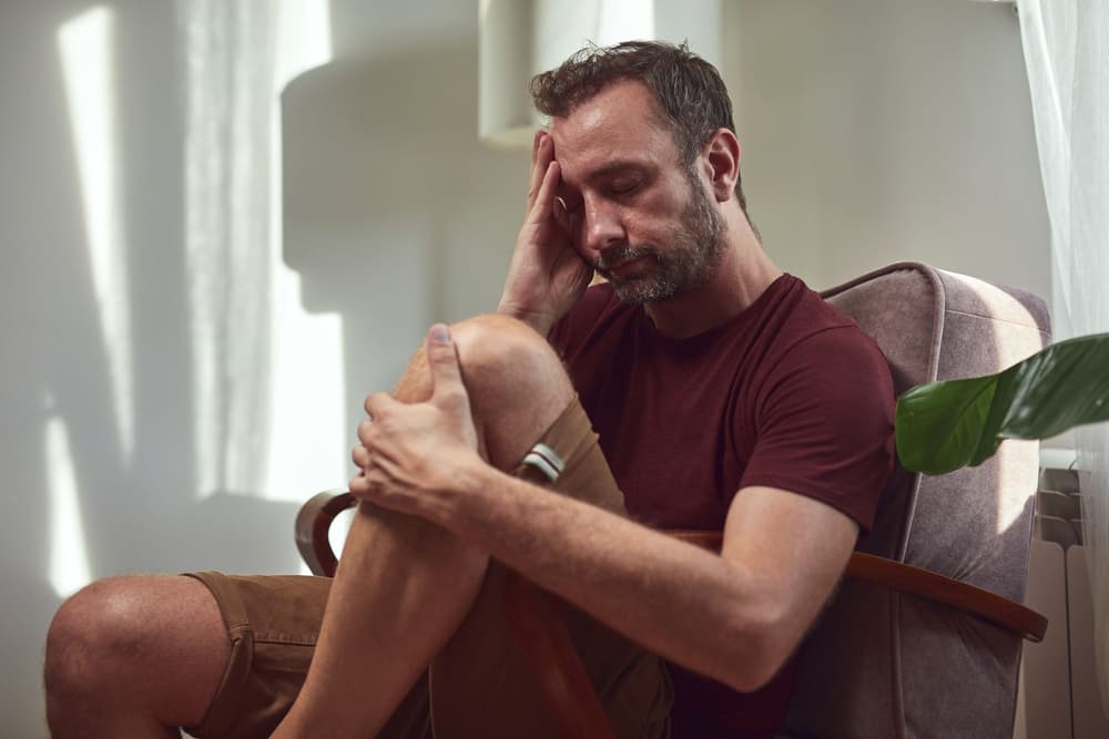 Klasterowy ból głowy – przyczyny, objawy, diagnostyka, leczenie, domowe sposoby