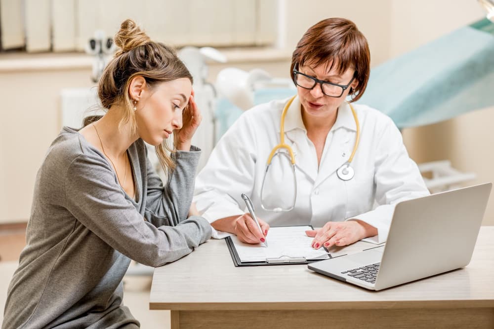 Mycoplasma hominis – objawy i leczenie, jak można się zarazić?