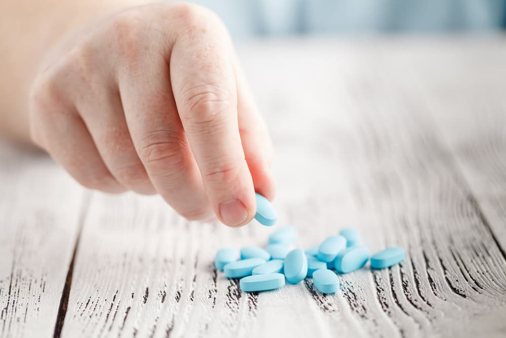 Naproksen (naproxen) – właściwości, działanie, wskazania i przeciwwskazania, cena