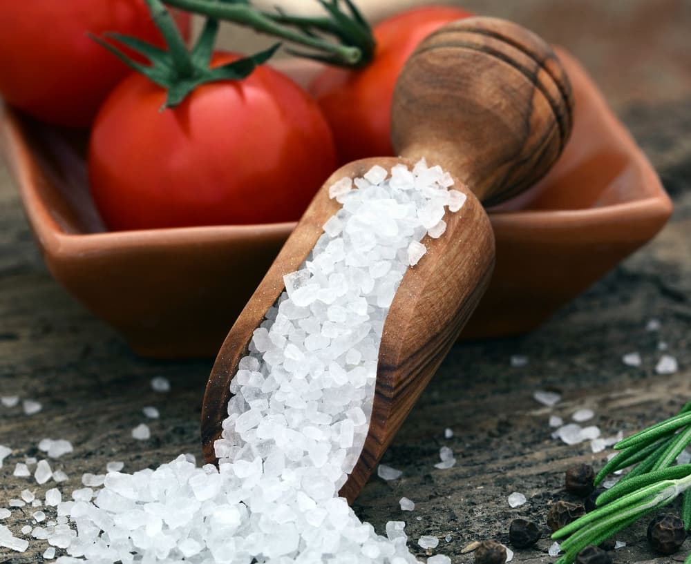 Niedobór jodu – objawy, skutki, jak sprawdzić. Jak uzupełnić brak jodu dietą?