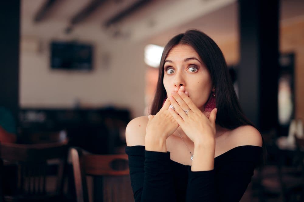 Odbijanie po jedzeniu – co oznacza częste odbijanie?