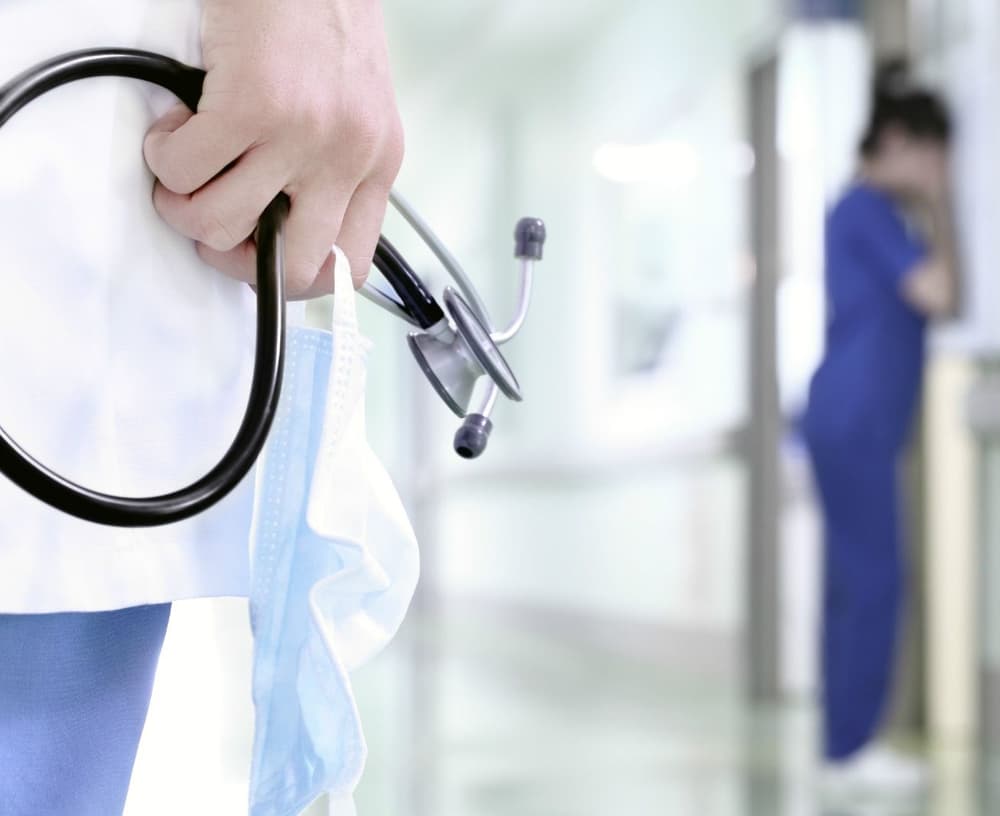Rak endometrium – czynniki ryzyka, objawy, jak długo się rozwija, przerzuty, leczenie, rokowanie