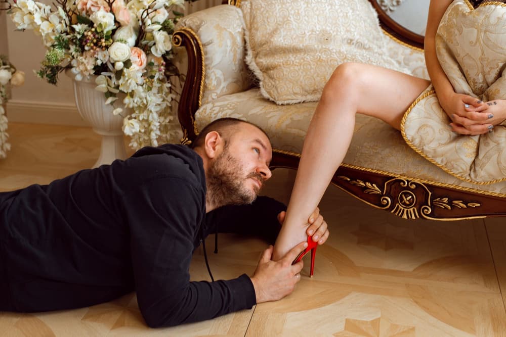 Simp – co to znaczy? Definicja, pochodzenie, cechy, jak zachowuje się simp?