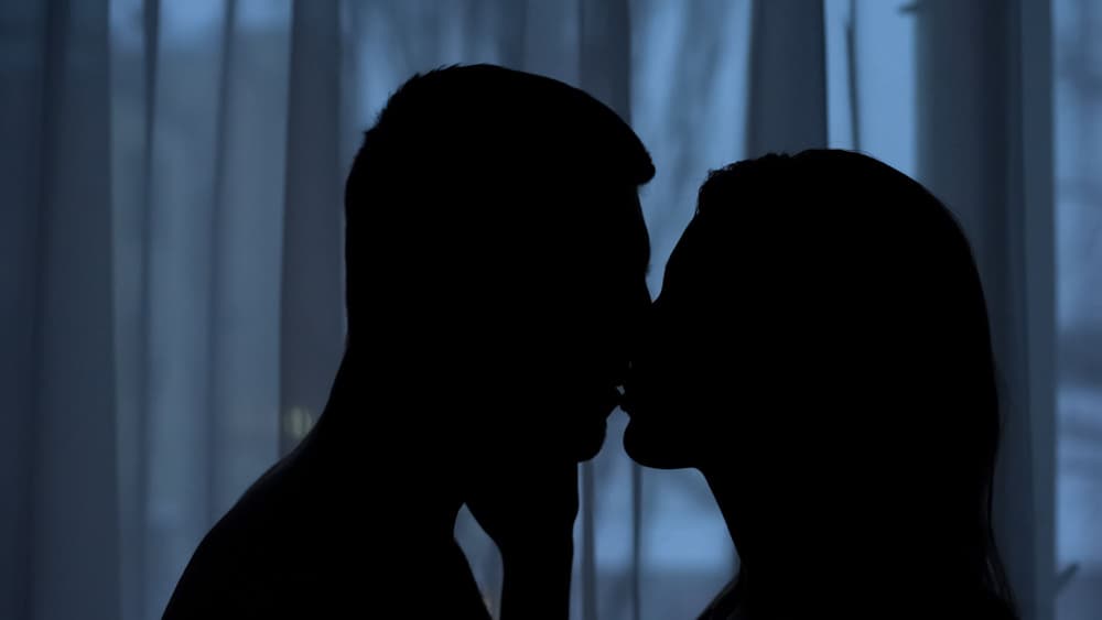 Syndrom demona nocy – czym jest zespół okołosennych iluzji seksualnych?