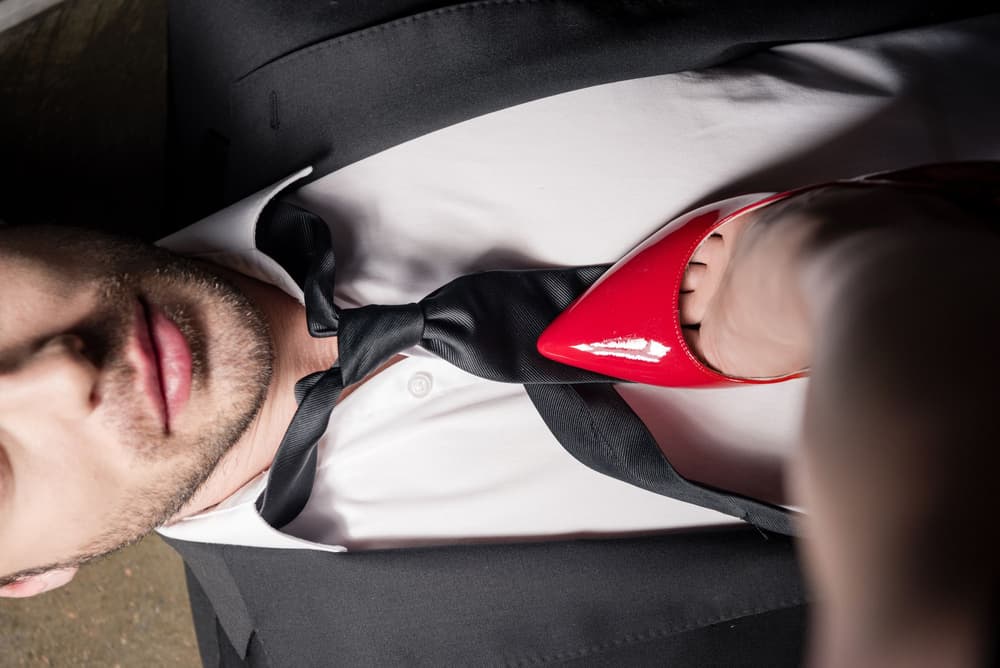 Trampling – co to jest? Na czym polega erotyczne deptanie?