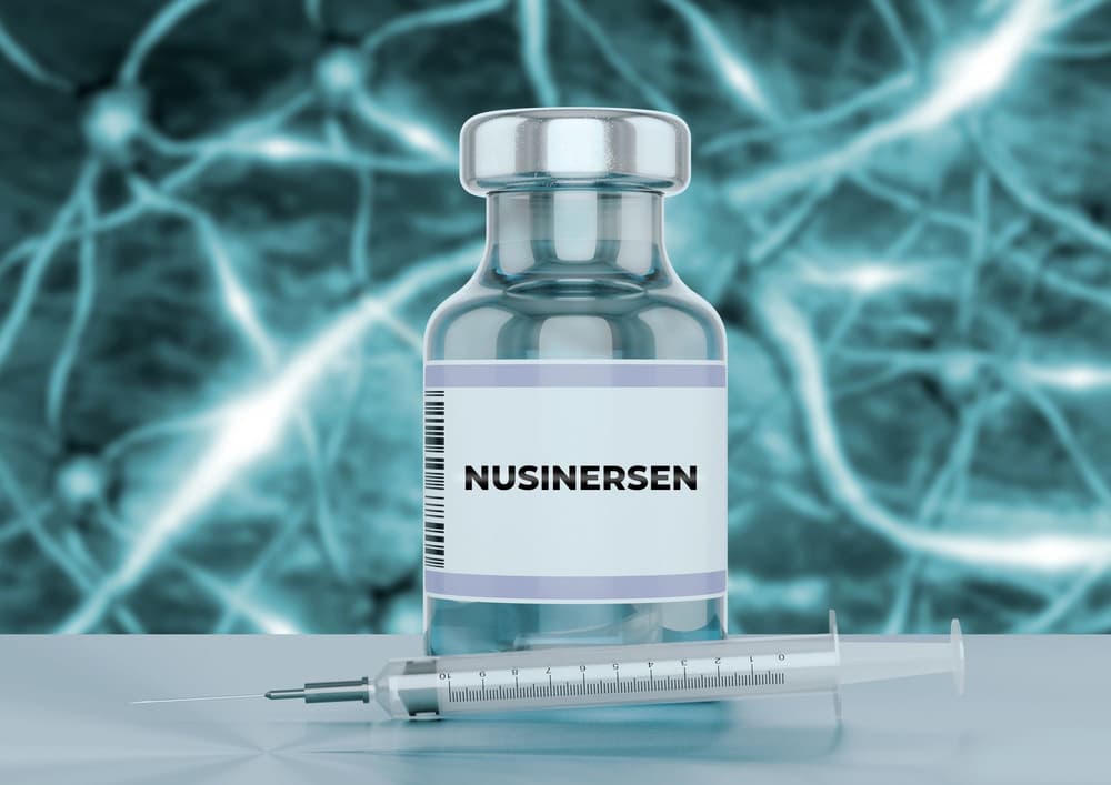 buteleczka leku z nusinersenem (spinraza) i strzykawka buteleczka leku z nusinersenem (spinraza) i strzykawka