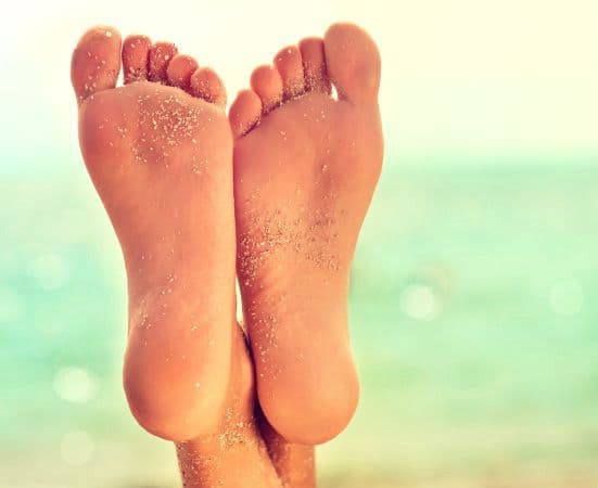 Zrogowaciałe pięty – przyczyny i sposoby na szorstkie, twarde pięty Zrogowaciałe pięty – przyczyny i sposoby na szorstkie, twarde pięty