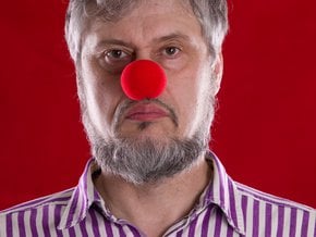 Czerwony nos – jakie są przyczyny i jak się go pozbyć?