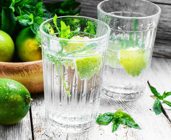 Napoje roślinne – zdrowy sposób na nawadnianie organizmu