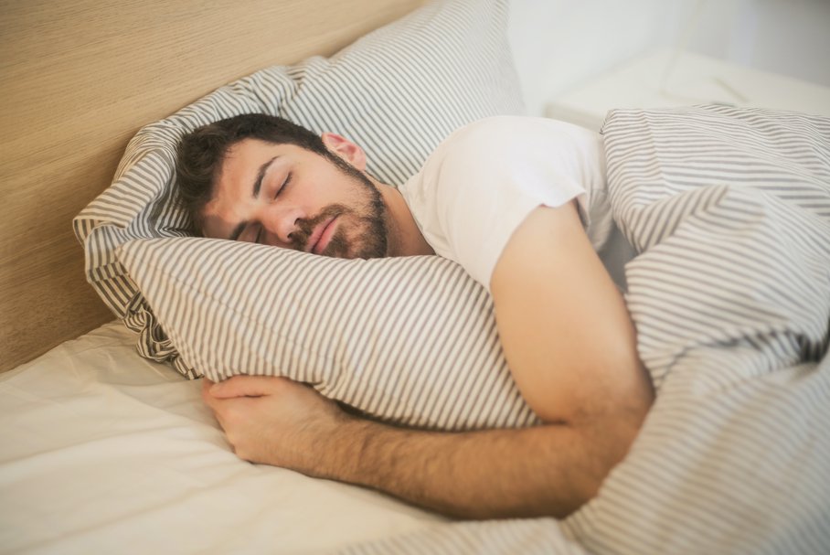 Bezdech senny – przyczyny, objawy i leczenie bezdechu nocnego