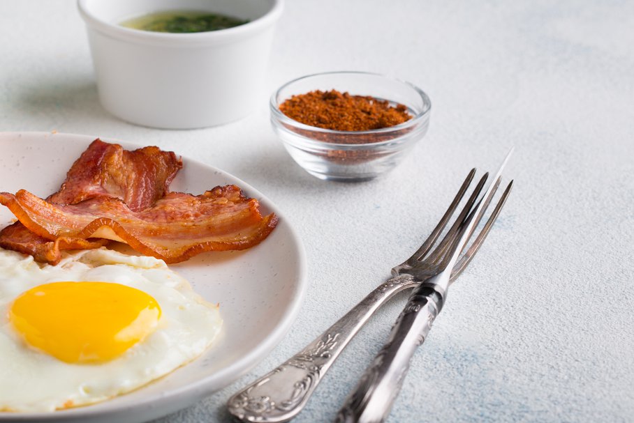 Przepisy na śniadanie białkowo-tłuszczowe