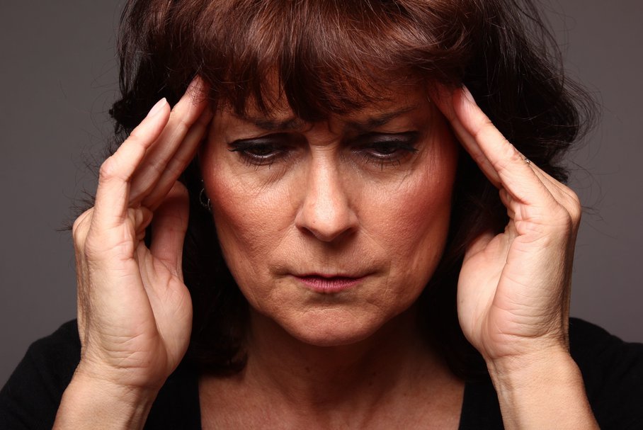 Co oznacza uciskający ból głowy?