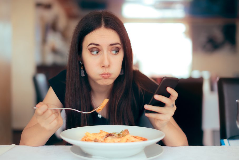 Zajadanie stresu – kiedy staje się poważnym problemem?