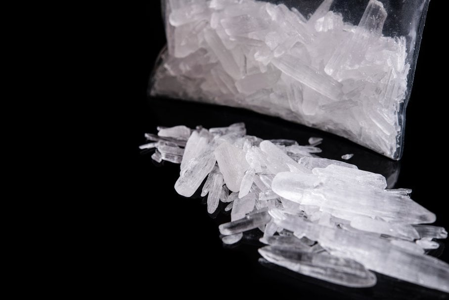 Metamfetamina (kryształ) – działanie, skutki odstawienia, jak leczyć uzależnienie?