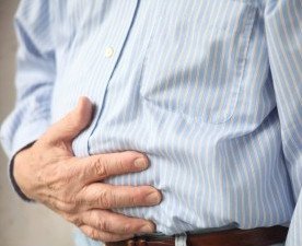 Wzdęty brzuch – przyczyny uczucia pełności w brzuchu