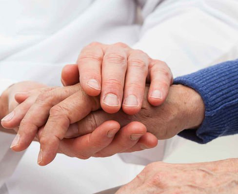 Problemy z pamięcią u osób starszych – czy można je leczyć?