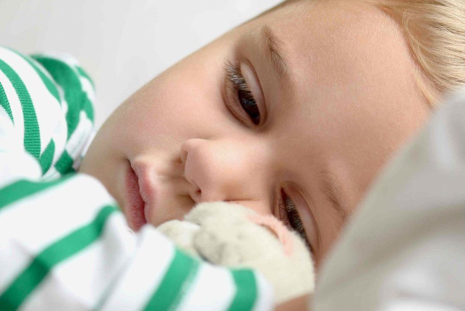 Dziecko nie chce spać – jakie mogą być przyczyny?