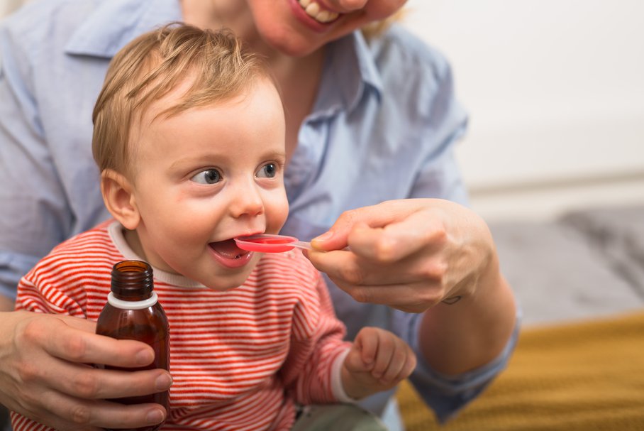 Furagina dla dziecka (w tabletkach i syropie) – jak działa i jak podawać furaginum dziecku?