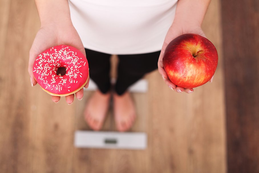Wahania wagi – jakie są przyczyny wahania masy ciała i jak sobie z tym radzić?