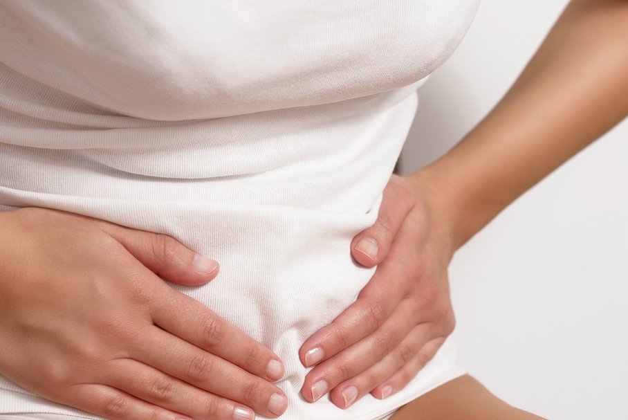 Ból podbrzusza – jakie są najczęstsze przyczyny w dole brzucha?