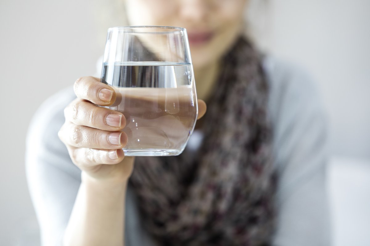 Japońska dieta wodna – zasady, wskazania i przeciwwskazania, jadłospis, efekty, skutki uboczne