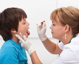 Zapalenie jamy ustnej – objawy i leczenie