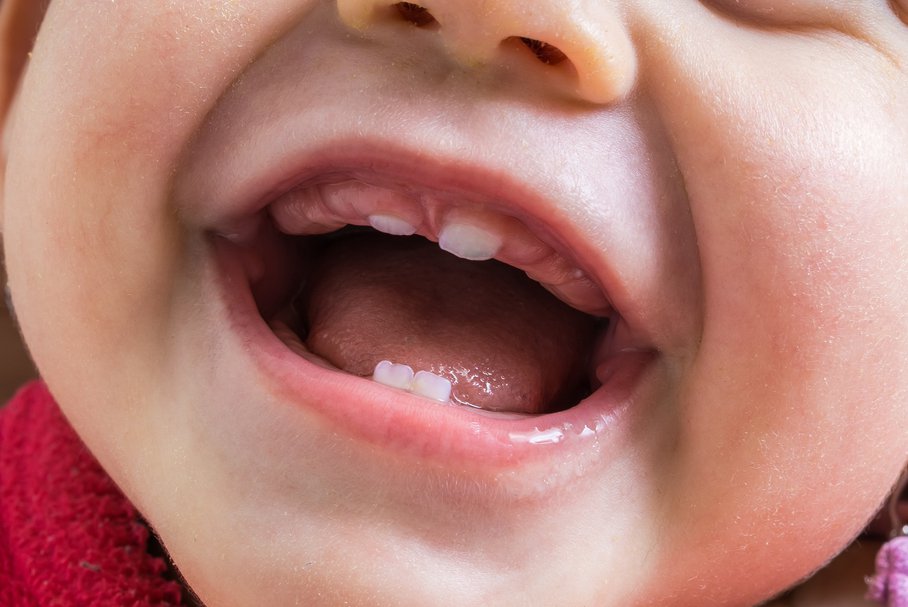Wyrzynanie zębów u niemowląt – ząbkowanie