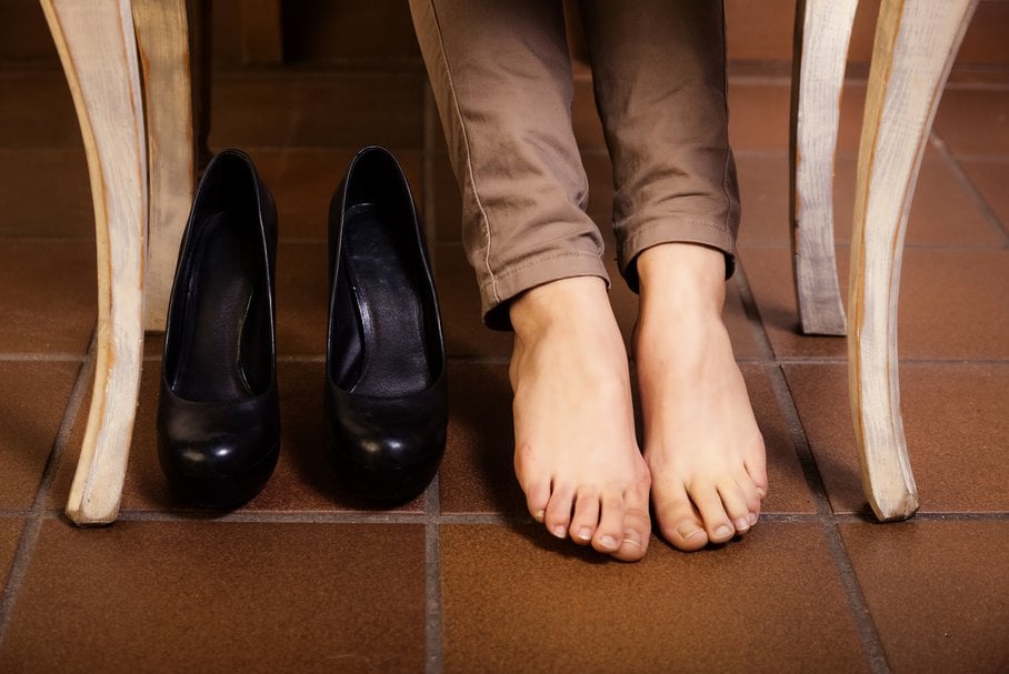 Ból pod stopą – przyczyny bólu podeszwy stopy