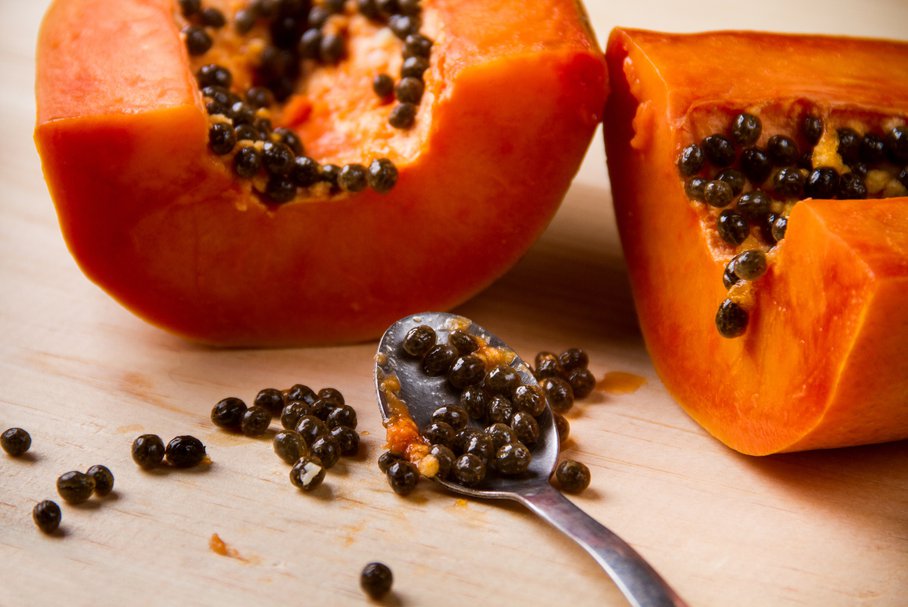 Papaja – właściwości, smak, na co pomaga, jak jeść, przeciwwskazania